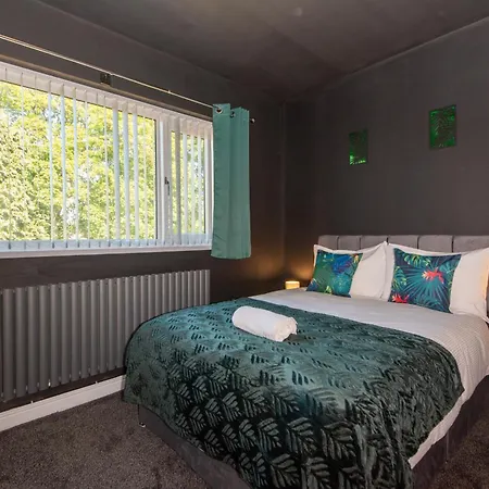 Holiday home Large House For Groups With Huge Driveway - Free Parking Middlesbrough